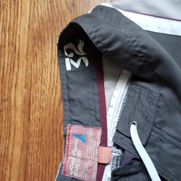 Wonderwall swim trunks 32 waist - Picture 3 of 4